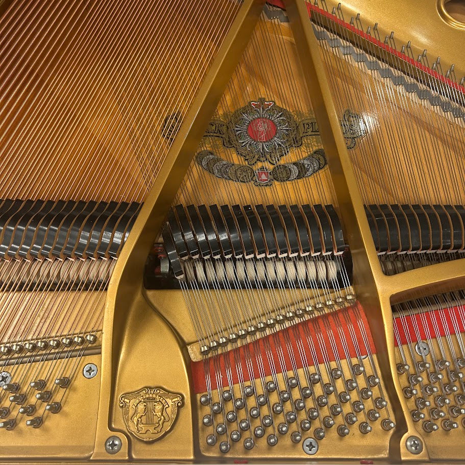 Samick SG155 Grand Piano in Polished White: Serial No: IMFG0547 | Second Hand