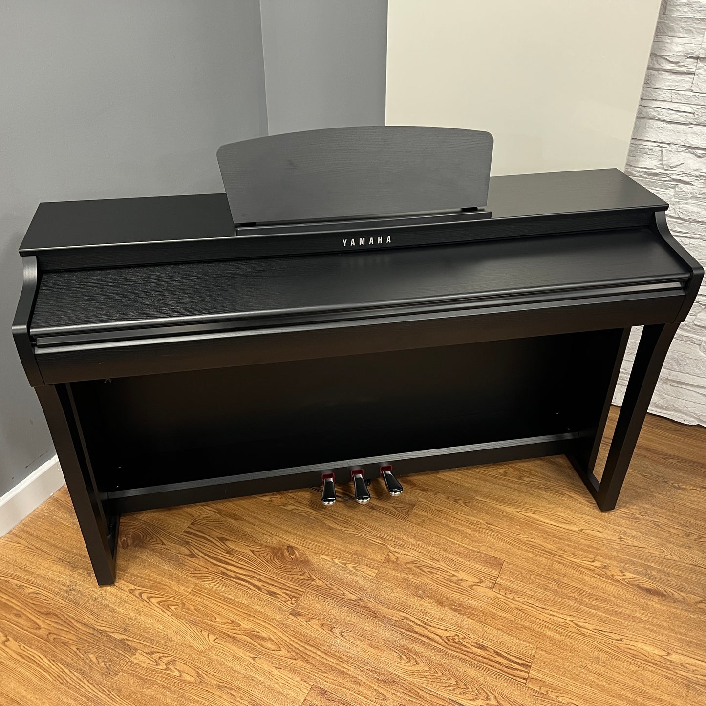 Yamaha CLP725 Black Walnut Digital Piano; Serial No: BCEI01004 | Second Hand