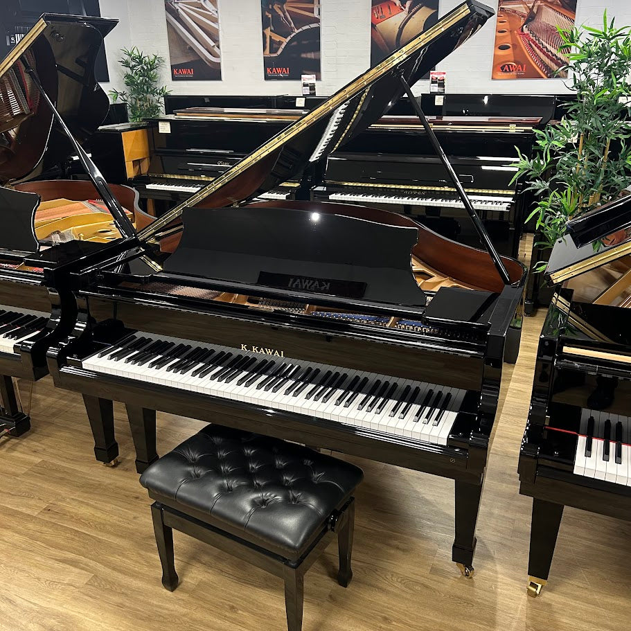 Kawai KG1E Grand Piano; Polished Ebony: Serial No: 1881827 | Second Hand