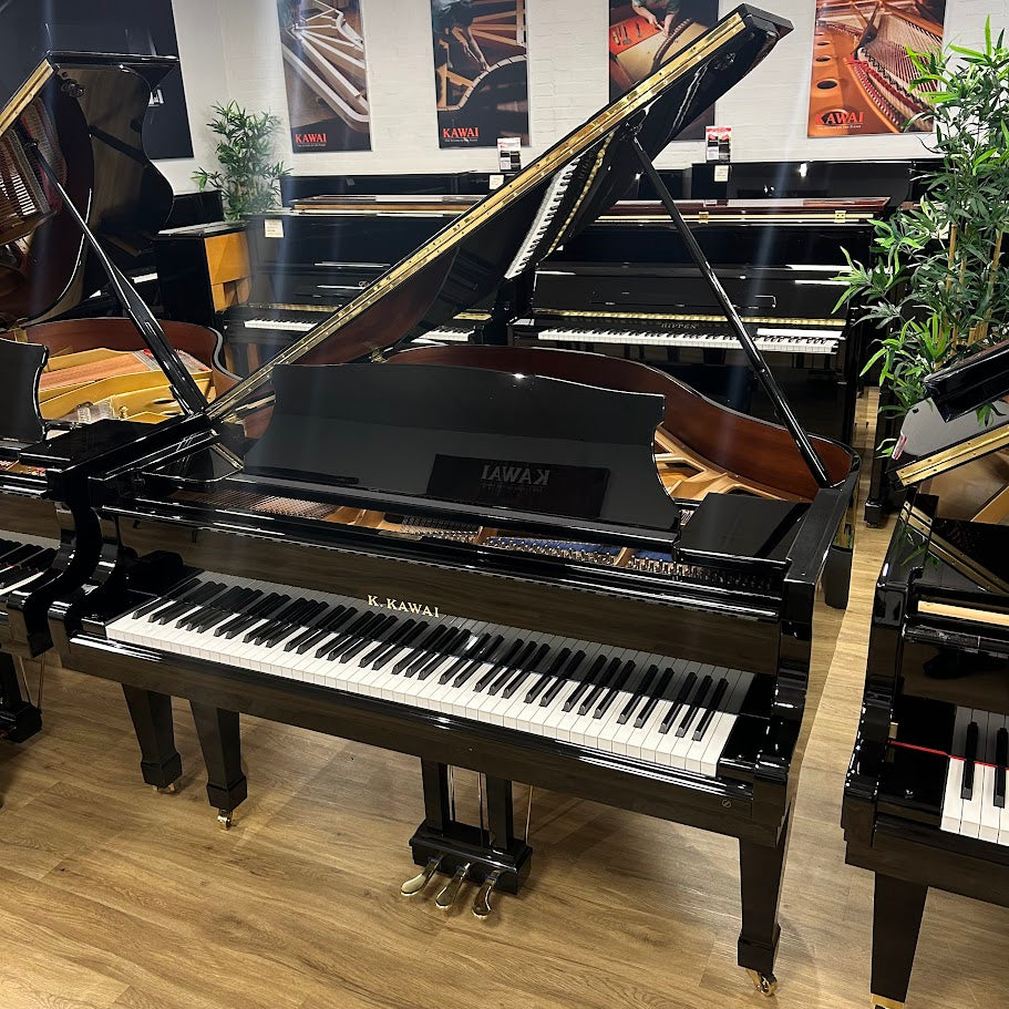 Kawai KG1E Grand Piano; Polished Ebony: Serial No: 1881827 | Second Hand