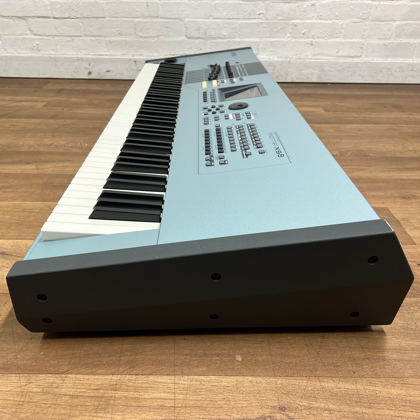 Yamaha MOTIF XS8 Workstation Synth; Serial No: GBRANL01007 | Second Hand