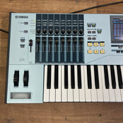 Yamaha MOTIF XS6 Workstation Synth; Serial No: GBRACK01005 | Second Hand