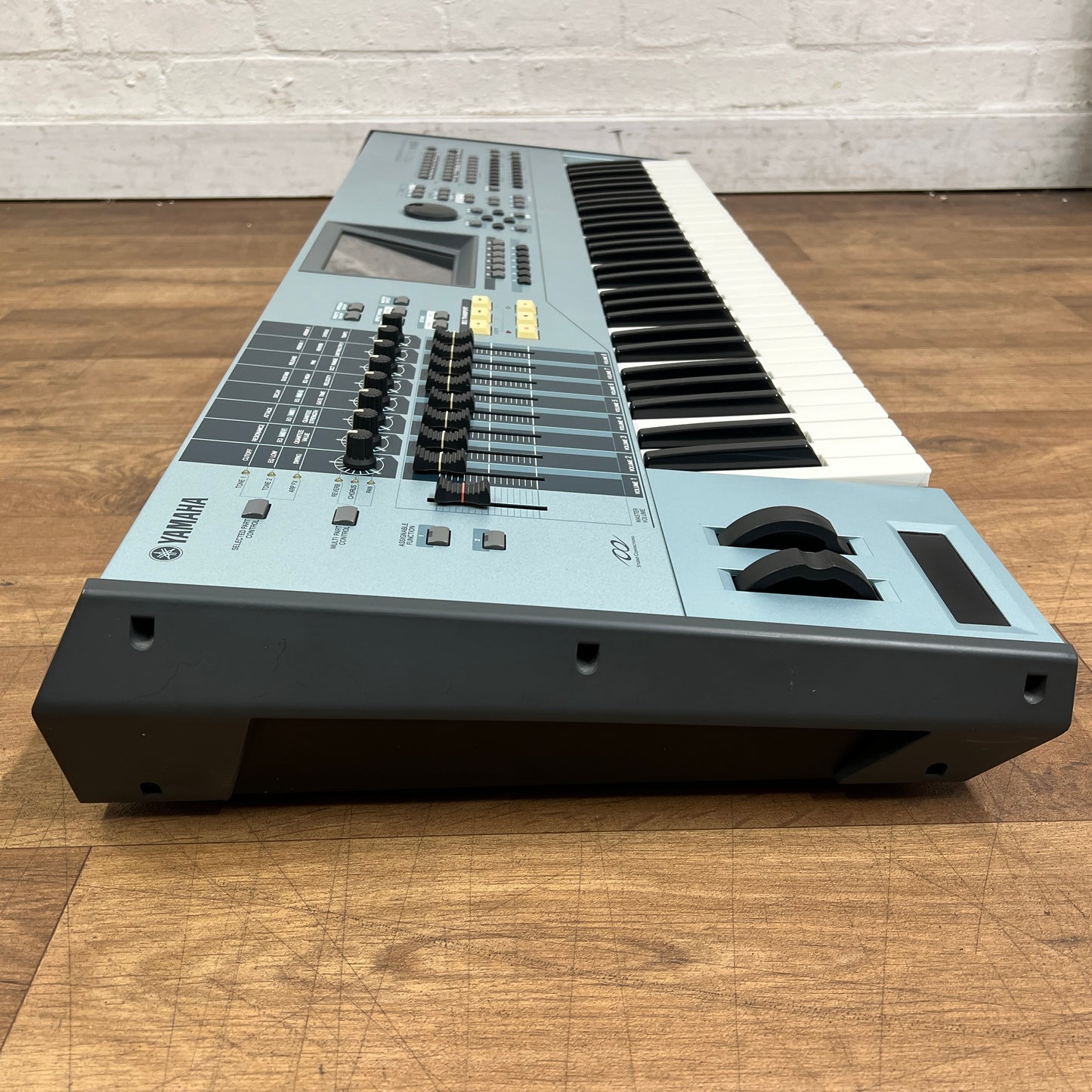 Yamaha MOTIF XS6 Workstation Synth; Serial No: GBRACK01005 | Second Hand