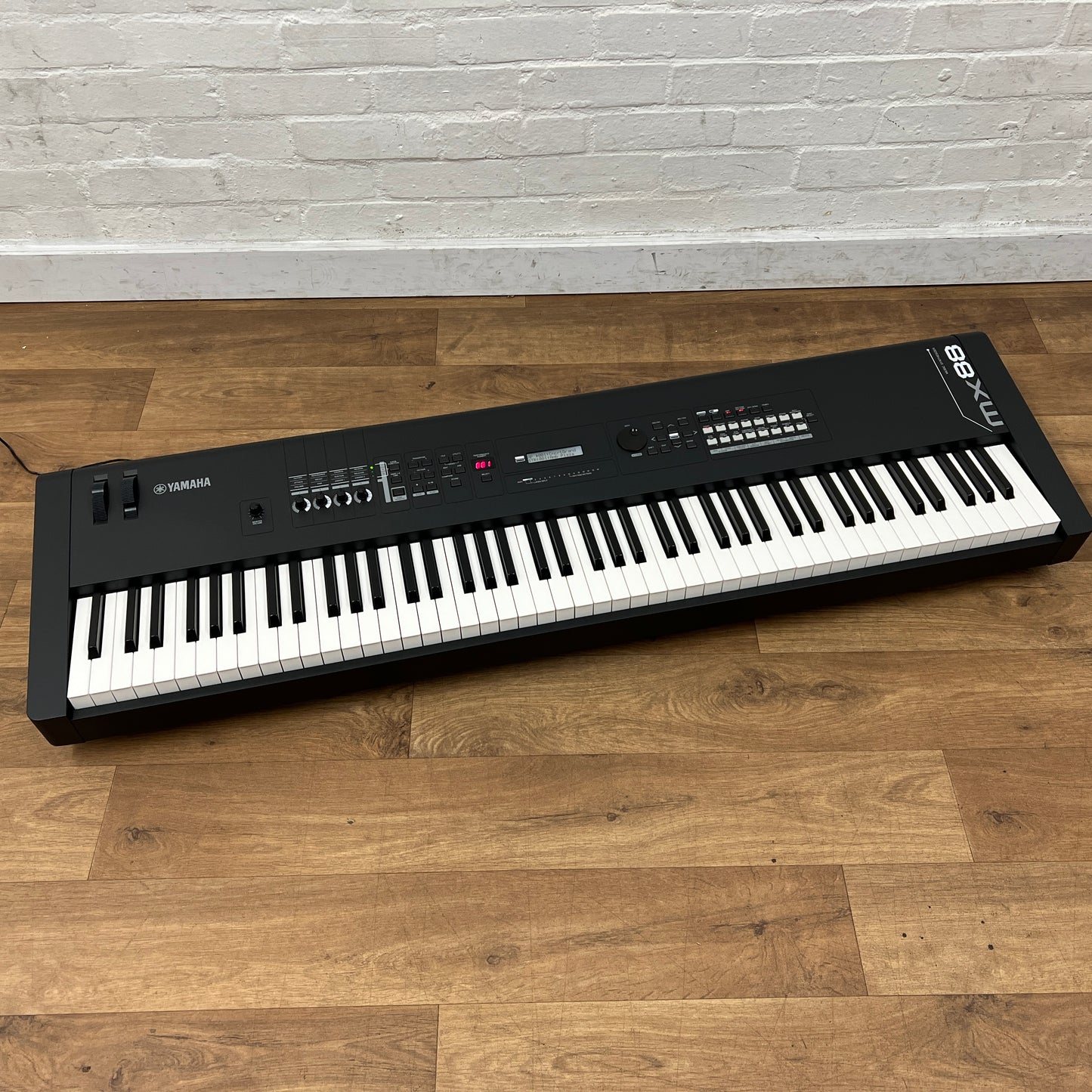 Yamaha MX88 88 Note Synthesizer Keyboard; Black: Serial No: BBDM01002 | Second Hand