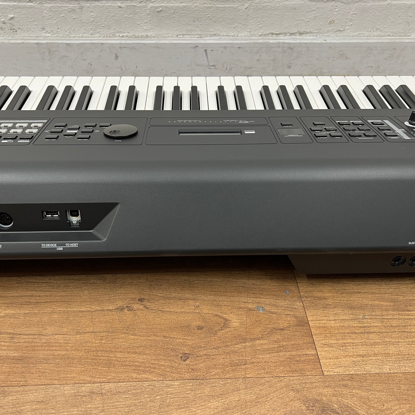 Yamaha MX88 88 Note Synthesizer Keyboard; Black: Serial No: BBDM01002 | Second Hand