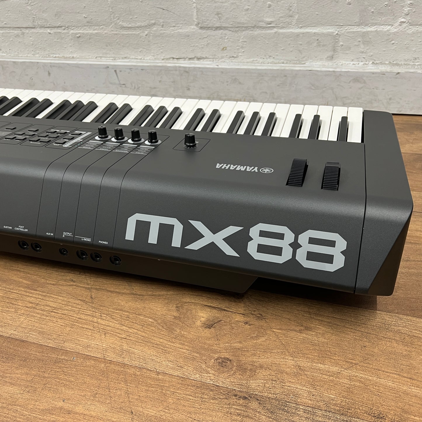 Yamaha MX88 88 Note Synthesizer Keyboard; Black: Serial No: BBDM01002 | Second Hand