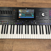 Korg Pa5X 76 Key Arranger keyboard; Serial No: 9002748 | Second hand
