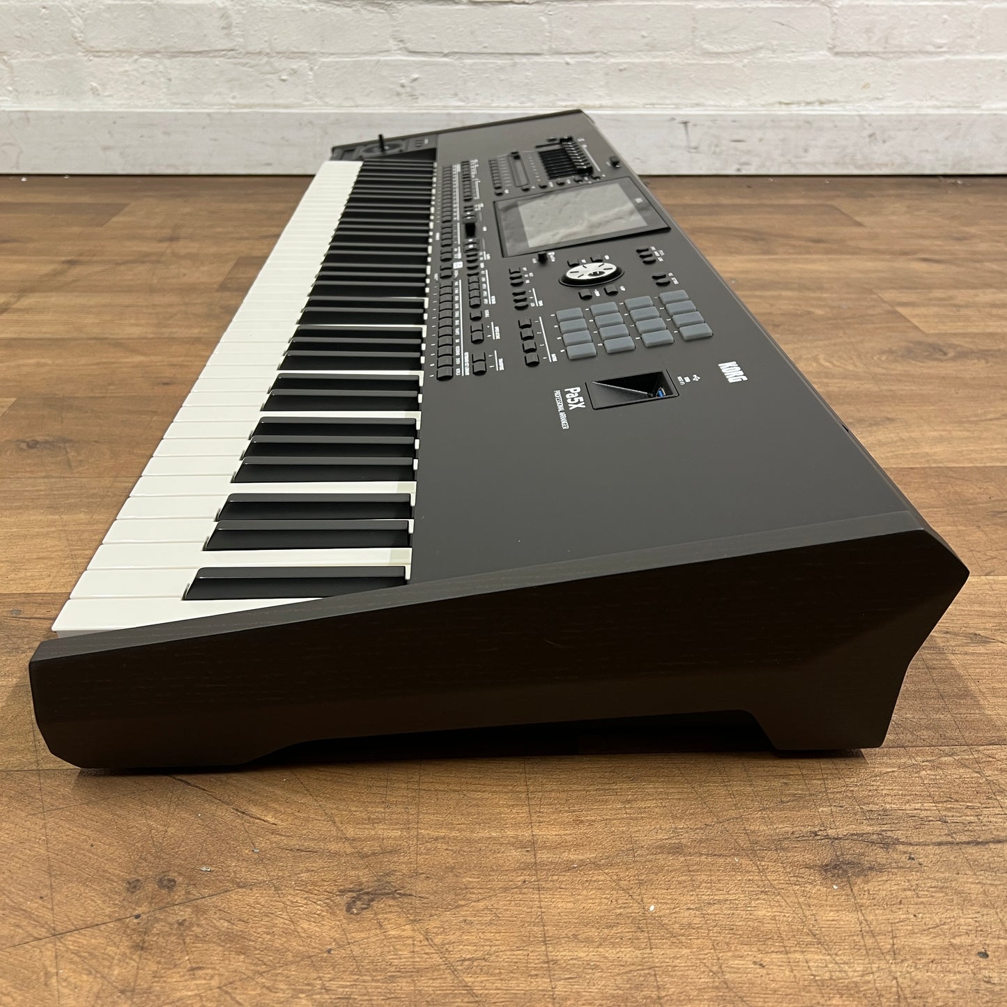 Korg Pa5X 76 Key Arranger keyboard; Serial No: 9002748 | Second hand