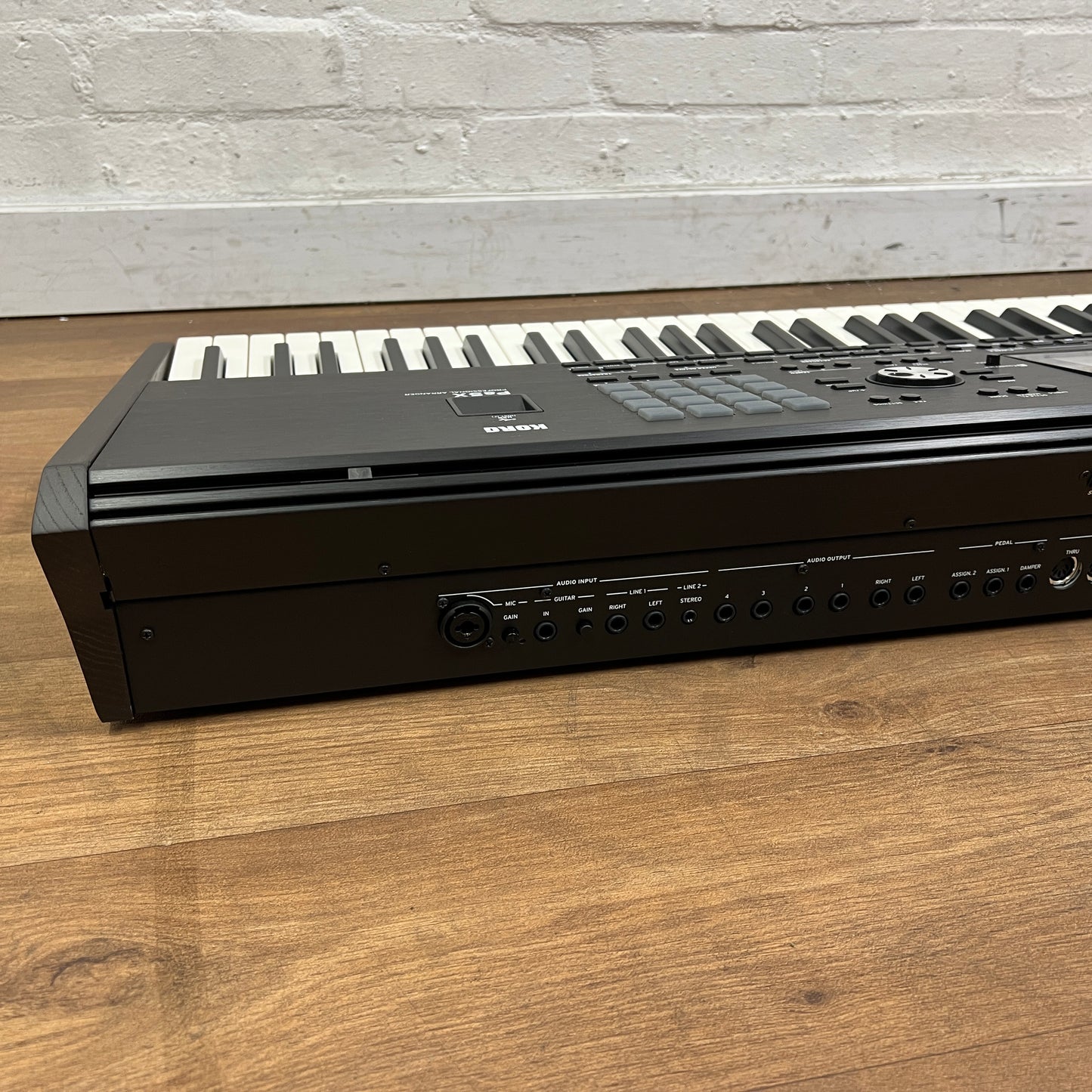 Korg Pa5X 76 Key Arranger keyboard; Serial No: 9002748 | Second hand