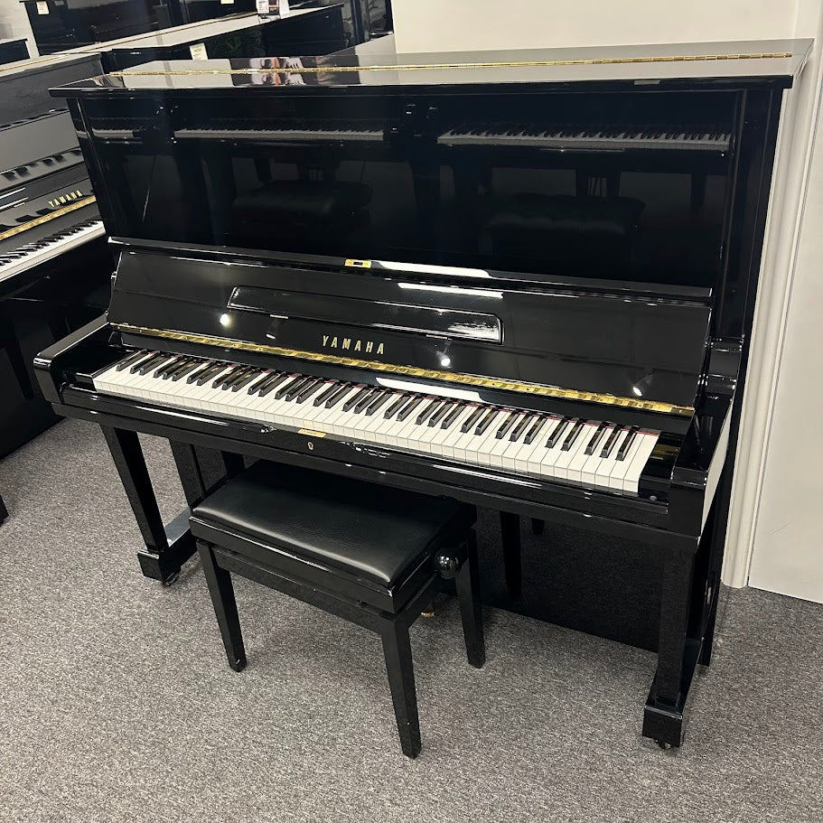 Yamaha U3FS Upright Piano; Polished Ebony: Serial No: 5225757 | Second Hand