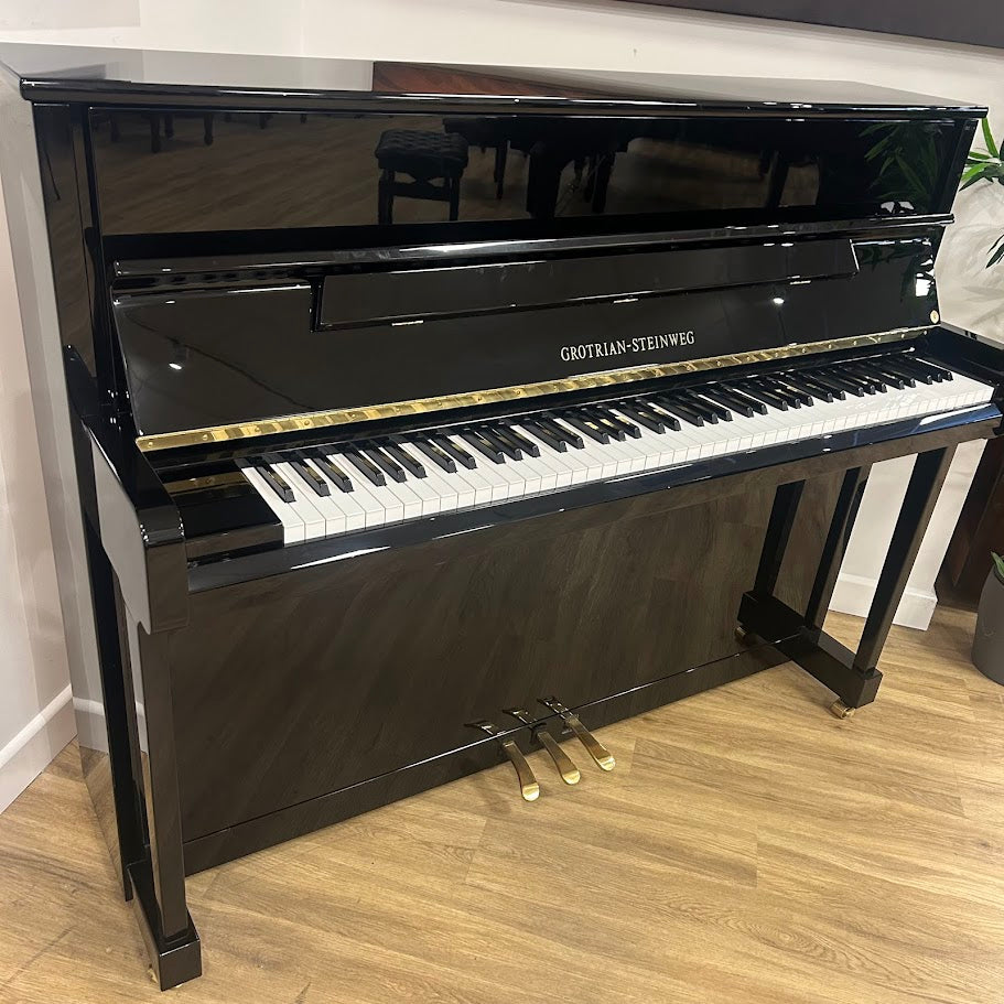 Grotrian Steinweg Carat 116 Upright Piano; Polished Ebony: Serial No: 161864 | Second Hand