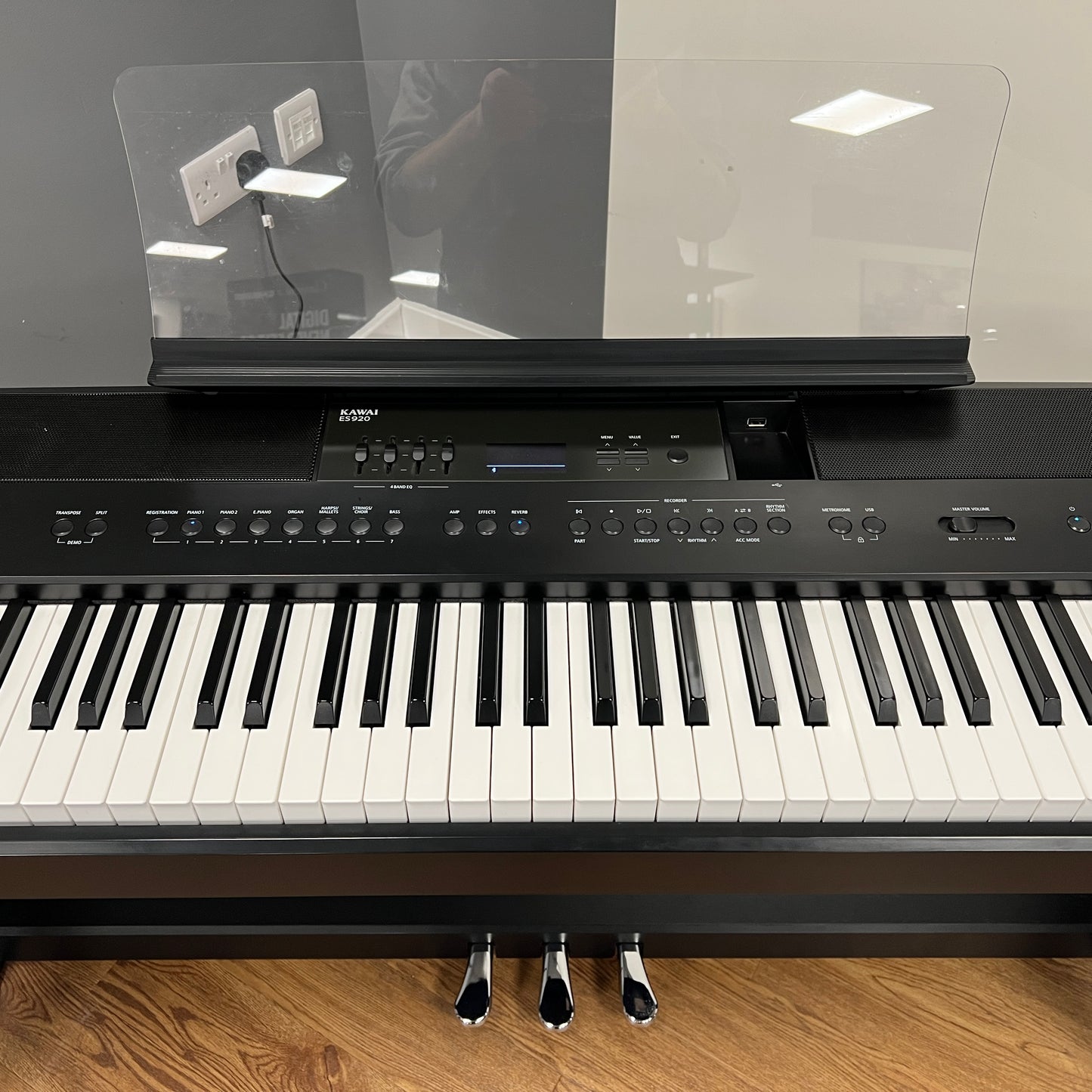 Kawai ES920 Portable Piano With Stand and Pedalboard; Serial No: G512608 | Second Hand