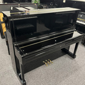 Second Hand Yamaha U1 Upright Piano; Polished Ebony: Serial No: 5102510