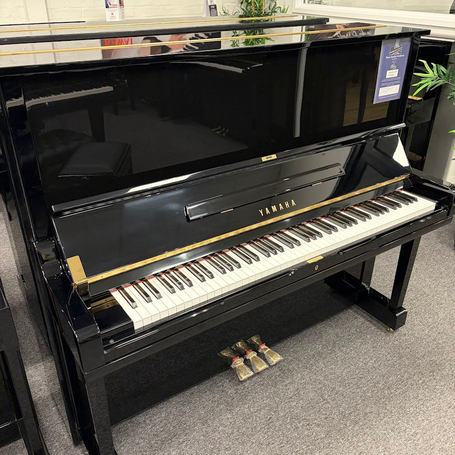 Yamaha U3 Upright Piano in Polished Black Serial No: M3284400 | RECONDITIONED AS NEW