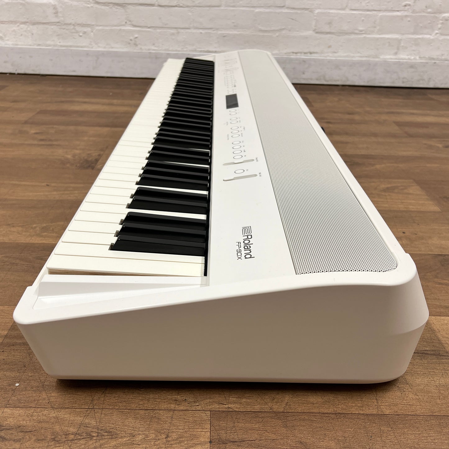 Roland FP90X Digital Piano with Stand & Pedals; White: Serial No: Z6N2086 | Second Hand