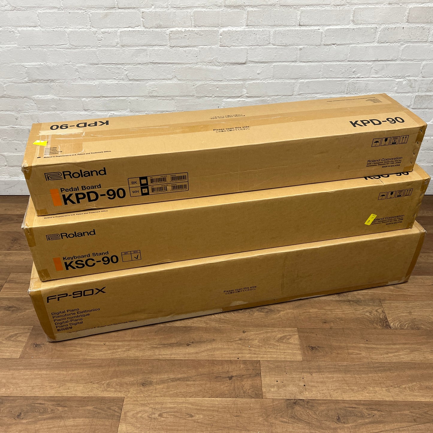 Roland FP90X Digital Piano with Stand & Pedals; White: Serial No: Z6N2086 | Second Hand