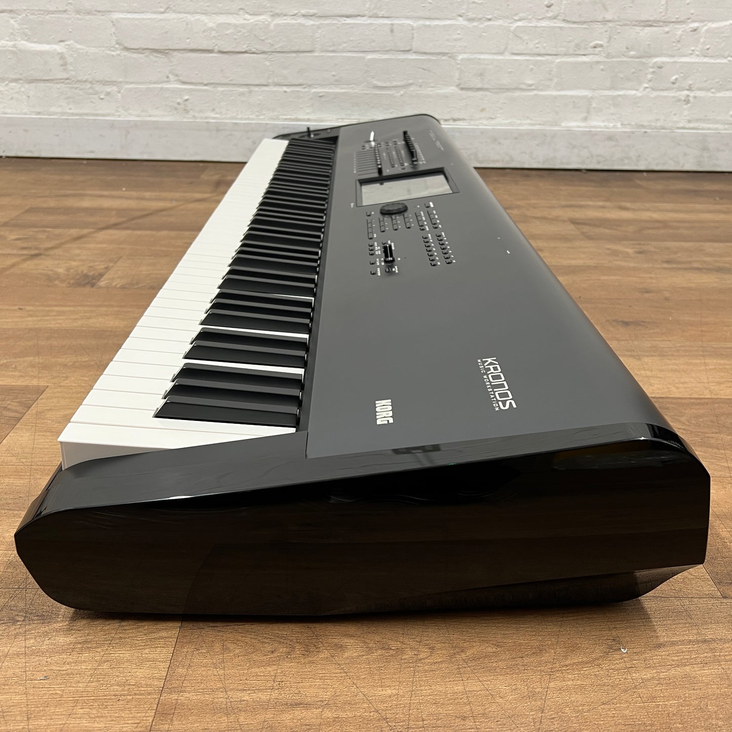 Korg Kronos 88: Serial No: 1682 | Second Hand