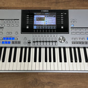 Yamaha Tyros 5 76 Keyboard With Speaker System; Serial No: BAVY01005 | Second Hand