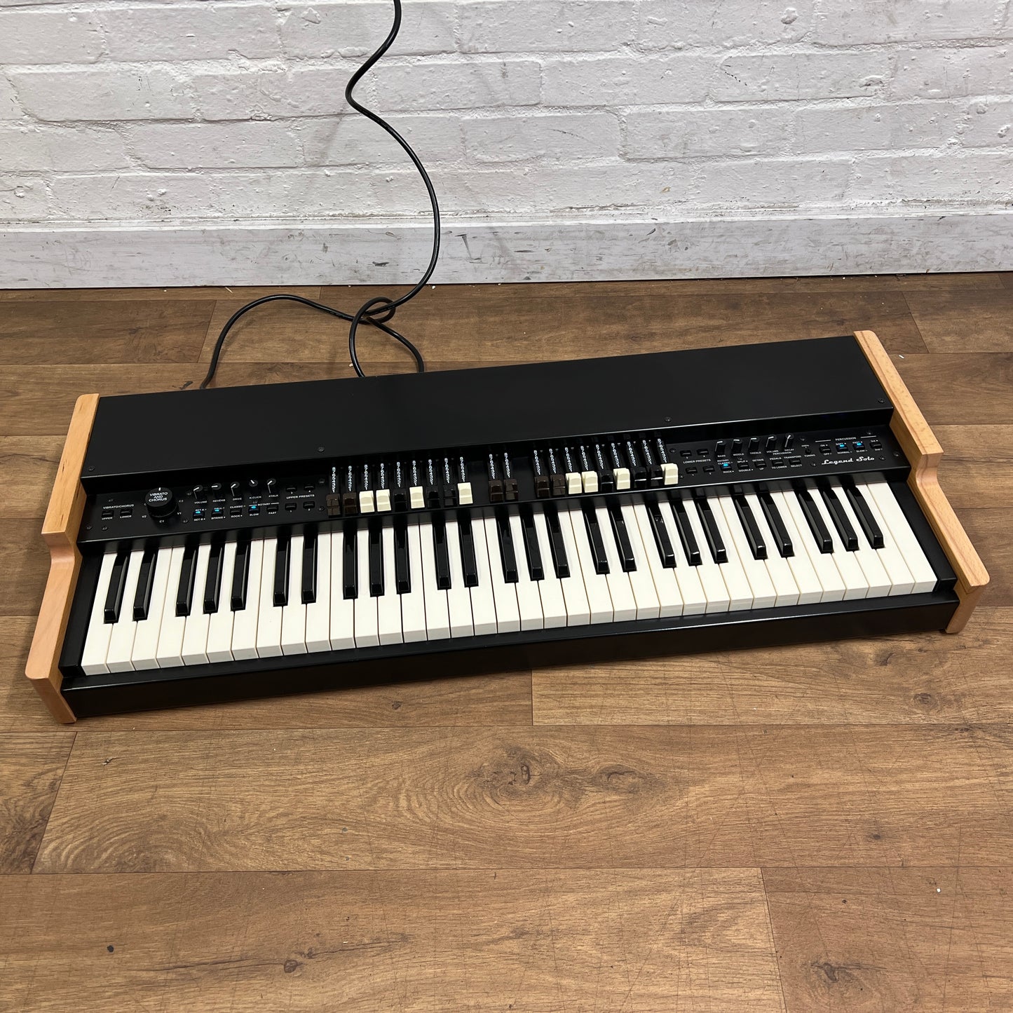 Viscount Legend Solo Keyboard Organ; Serial No: 2049988 | Second Hand