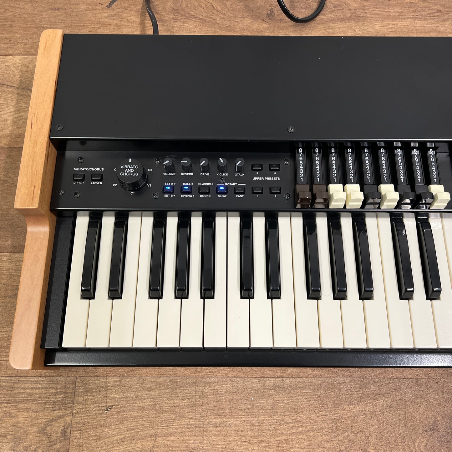 Viscount Legend Solo Keyboard Organ; Serial No: 2049988 | Second Hand
