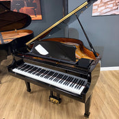 Samick SIG47 Baby Grand Piano in Polished Ebony: Serial No: IJNCG0068 | Second Hand