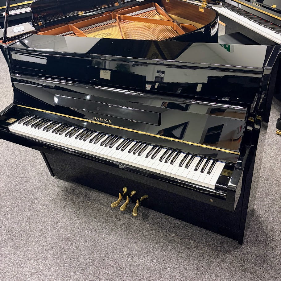 Samick SU105C Upright Piano in Polished Black: Serial No: 519978 | Second Hand