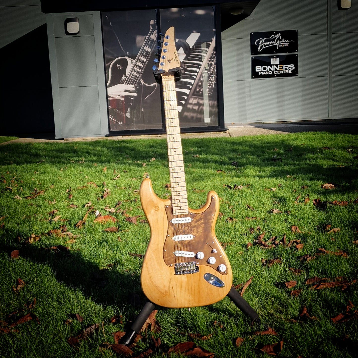 Moore Guitars Samuel; ‘FP’ Natural #010