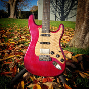 Moore Guitars Samuel; Pink Wood #011