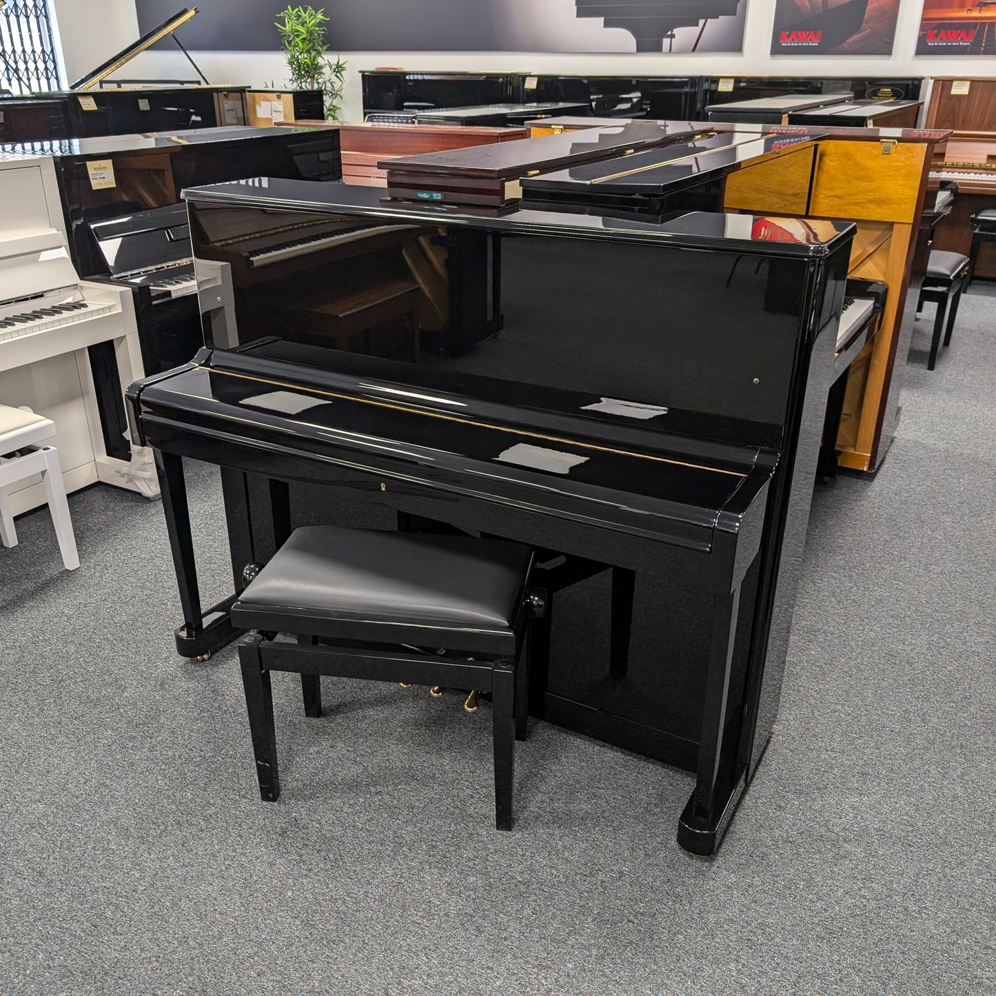 Petrof 118 P1 Upright Piano; Polished Ebony: Serial No: 586795 | Second Hand