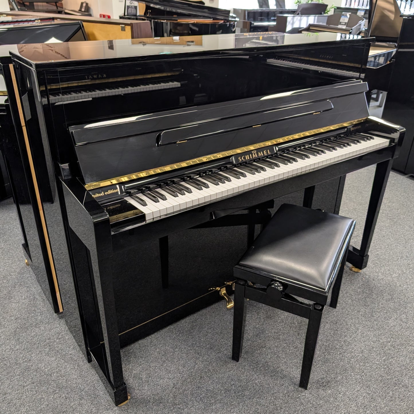 Schimmel 116 Upright Piano In Polished Ebony: Serial No: 340724 | Second Hand