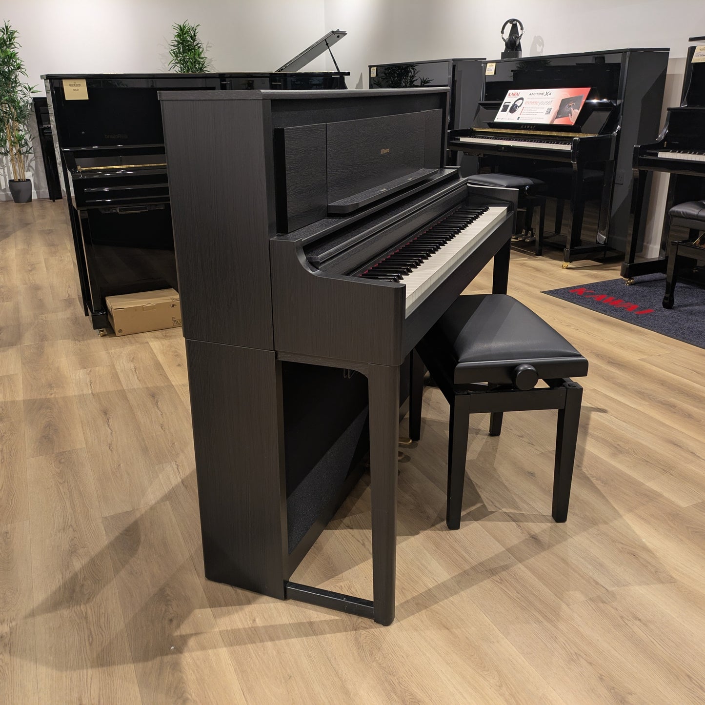 Roland LX706 Digital; Charcoal Black Digital Piano Incl Stool Serial No: Z6J0330 | Second Hand