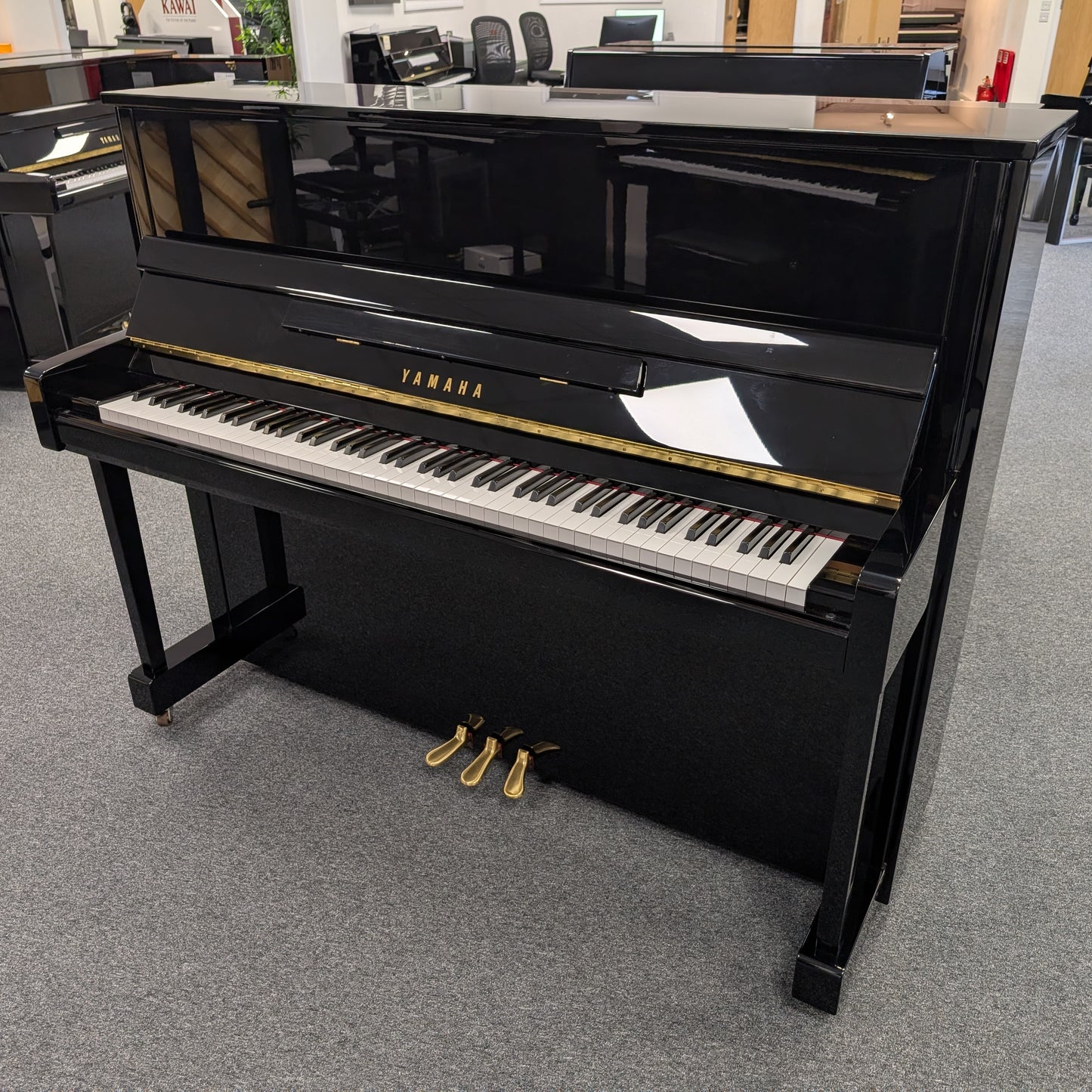Yamaha B3 Upright Piano in Polished Black: Serial No: J36416044 | Second Hand