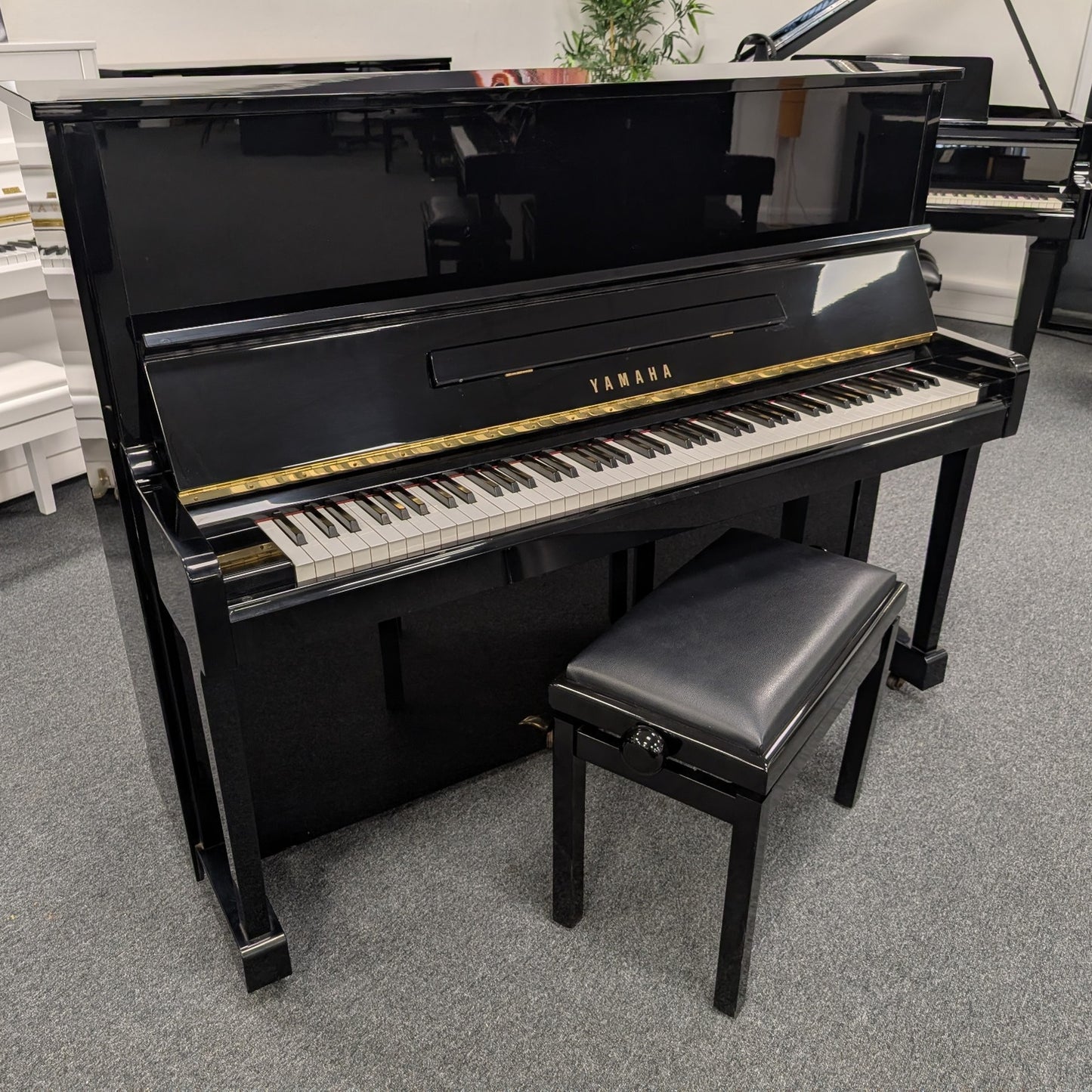 Yamaha U10 B1 Upright Piano in Polished Black: Serial No: 4406847 | Second Hand