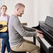 Yamaha CLP845R Rosewood Digital Piano Value Package
