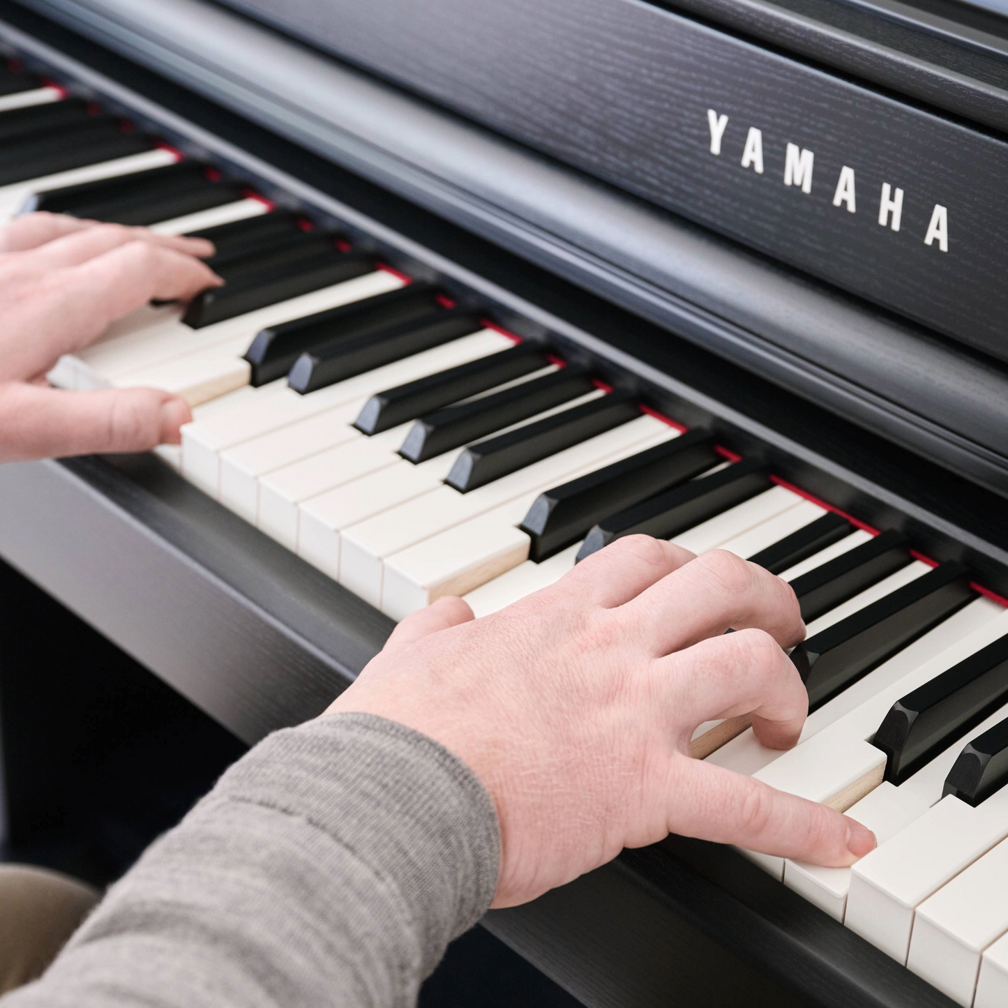 Yamaha CLP885 Digital Piano; Black Walnut