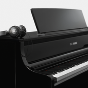 Yamaha CLP875PE Clavinova Digital Piano; Polished Ebony