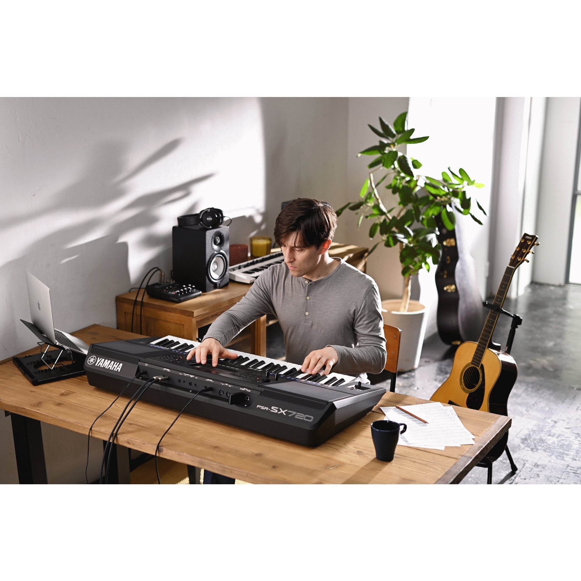 Yamaha PSR-SX720 Arranger Keyboard Workstation | Bonners Music