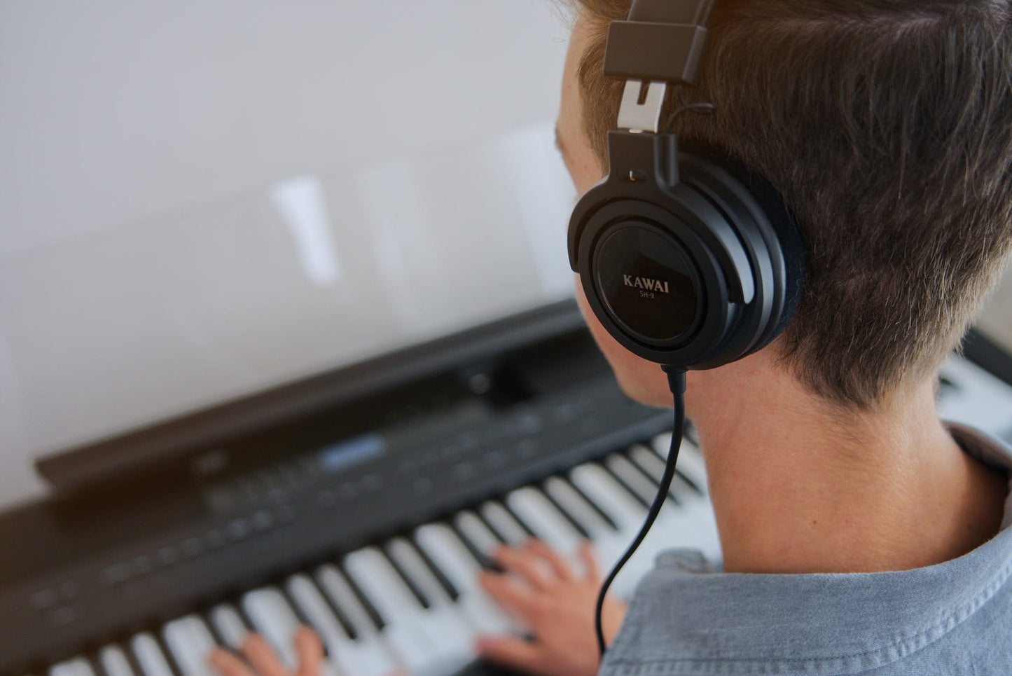 Kawai ES520 Digital Piano; Black With FREE Wooden Stand