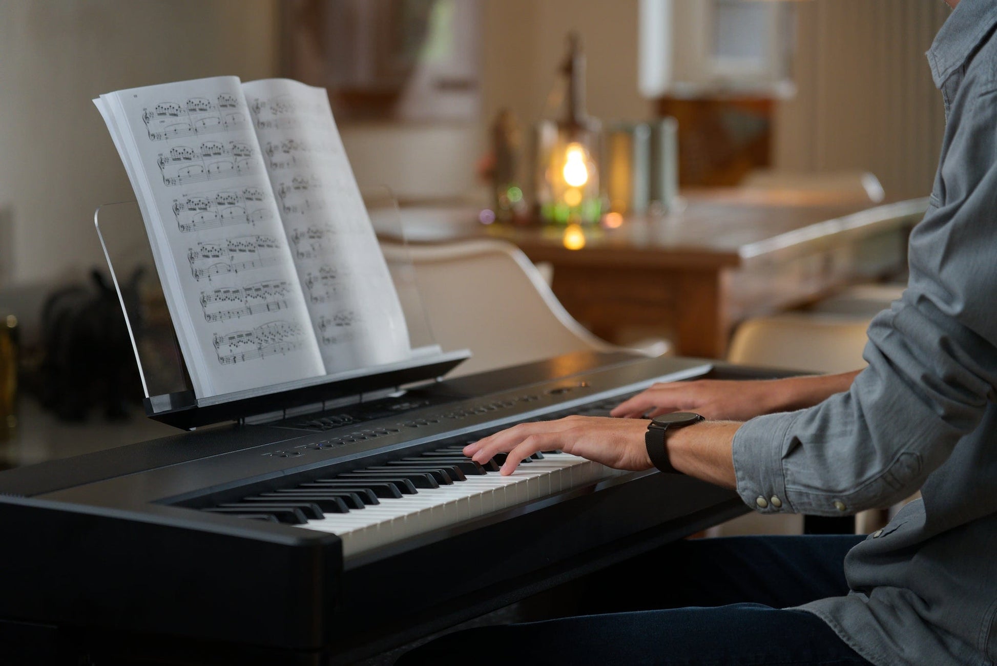Kawai ES920 Digital Piano; White Value Package