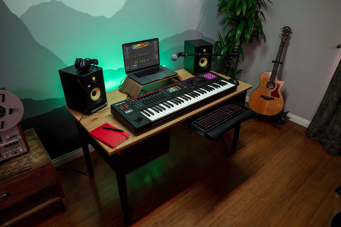 Roland FANTOM-07 76 Note Synthesizer Keyboard