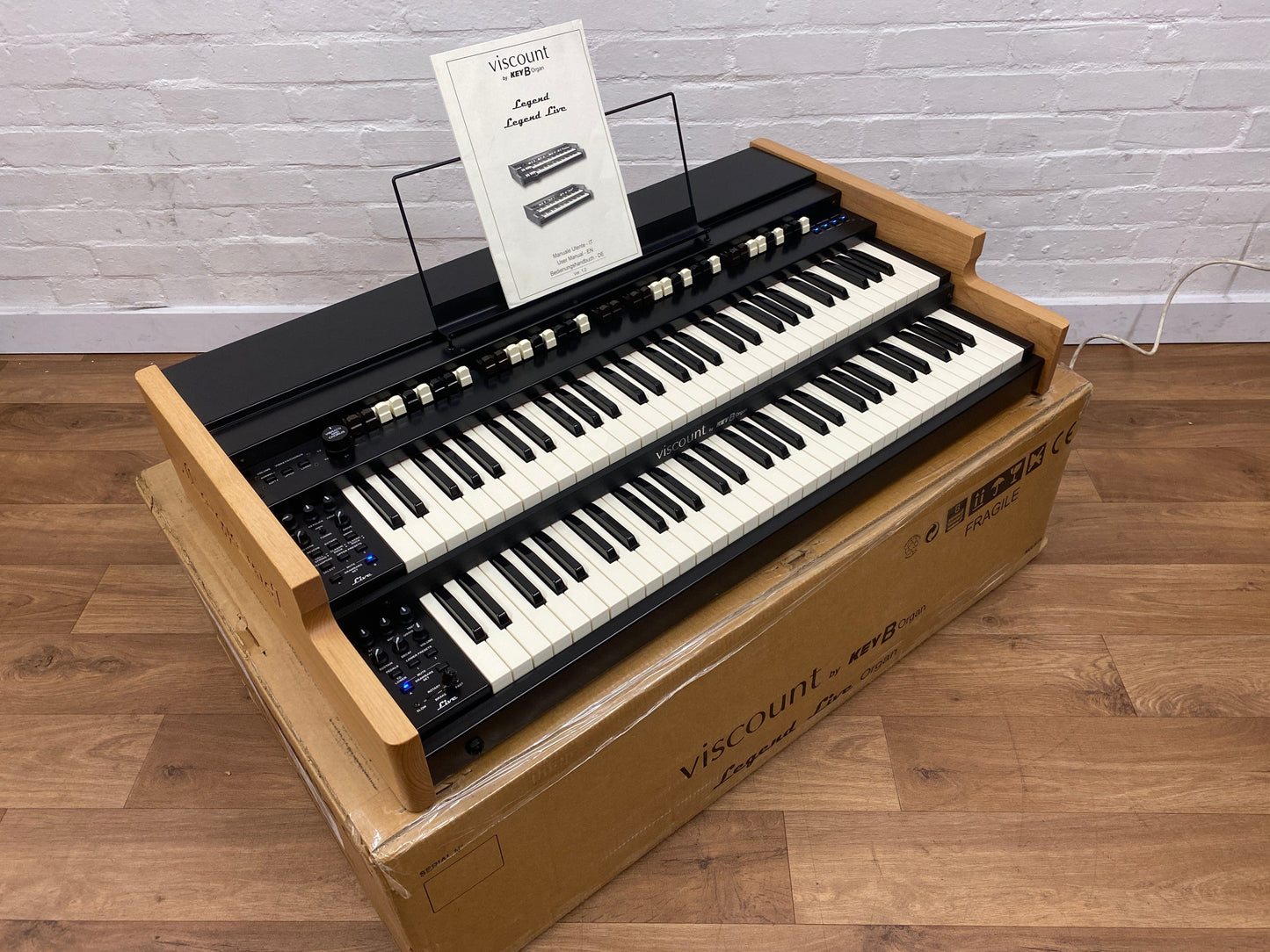 Second Hand Viscount Legend Live Key B Organ Serial No: 8216747