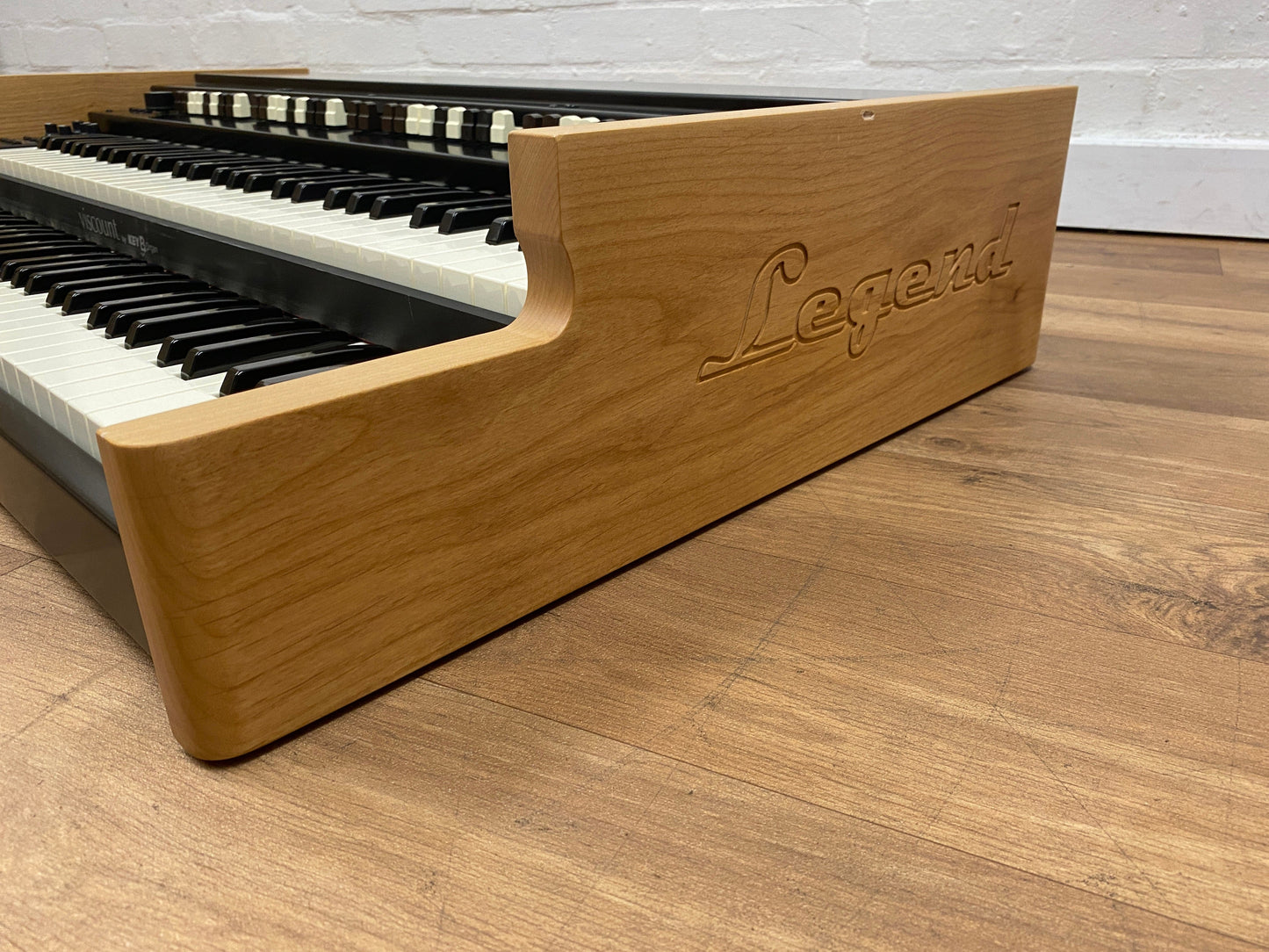 Second Hand Viscount Legend Live Key B Organ Serial No: 8216747
