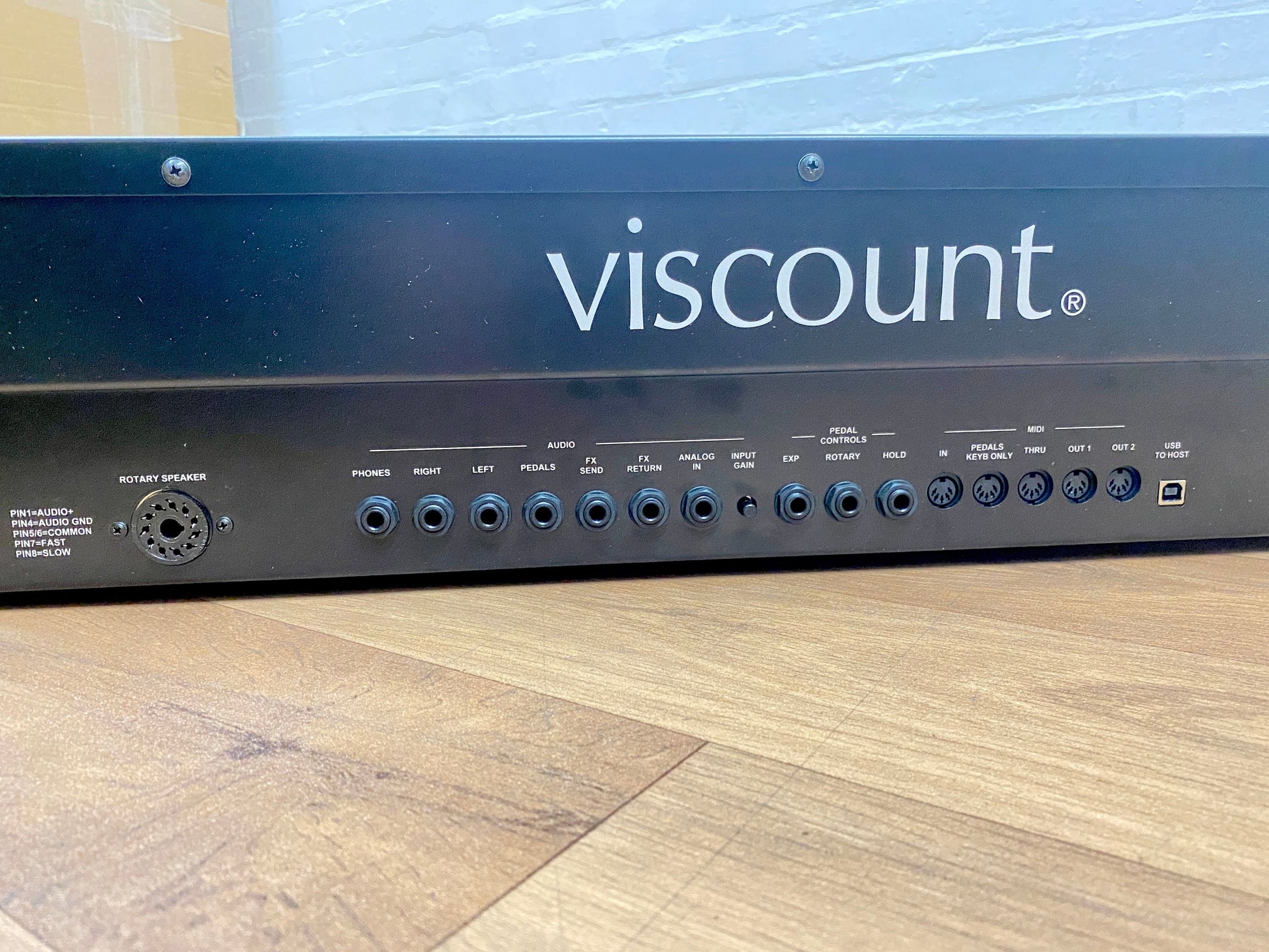 Second Hand Viscount Legend Live Key B Organ Serial No: 8216747