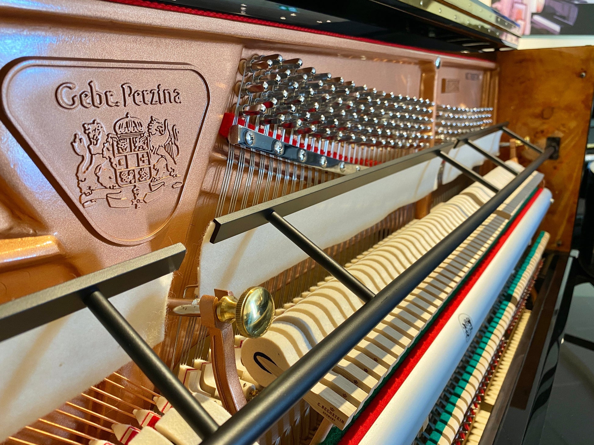 Perzina UP130 Upright Piano; Black Polished