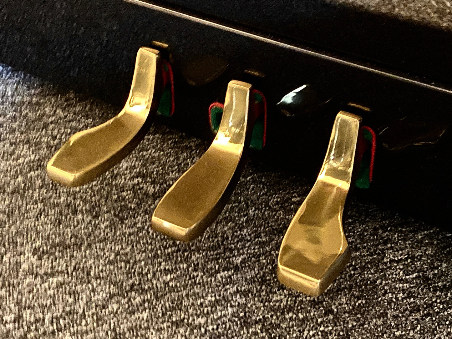 Perzina UP122 Upright Piano; Black Polished