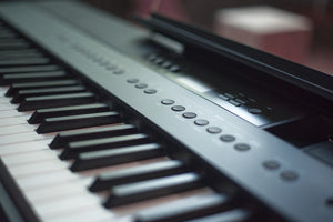 Kawai ES520 Digital Piano; Black Premium Package